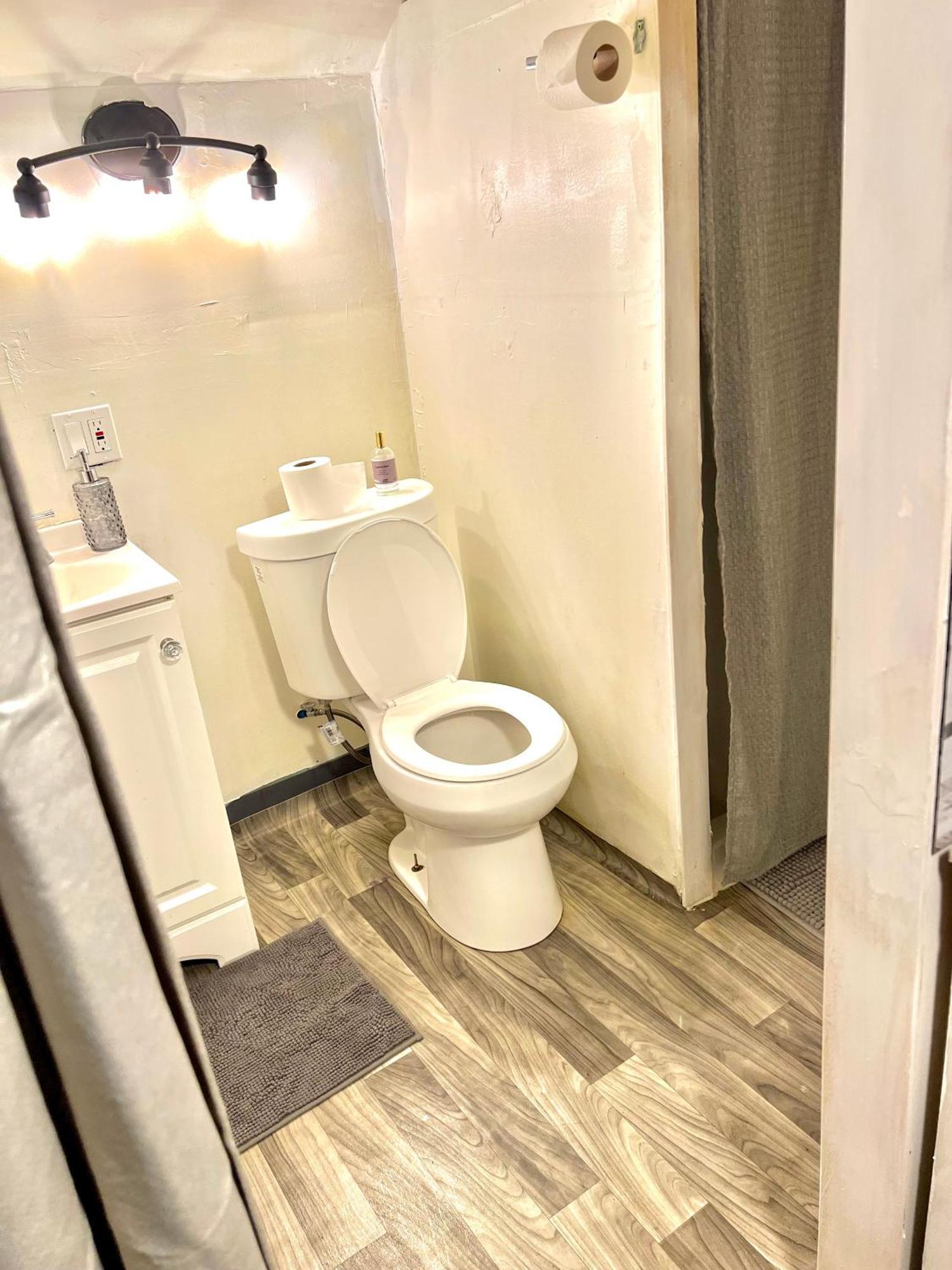 Two Bedroom Villa Studio With Fireplace & Living Room Detroit Dış mekan fotoğraf